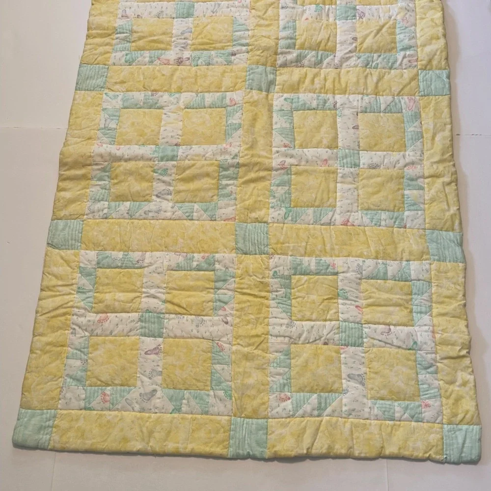 Handmade Vintage Style Baby Quilt Yellow Mint‎ Green Patchwork Footprint 33x49